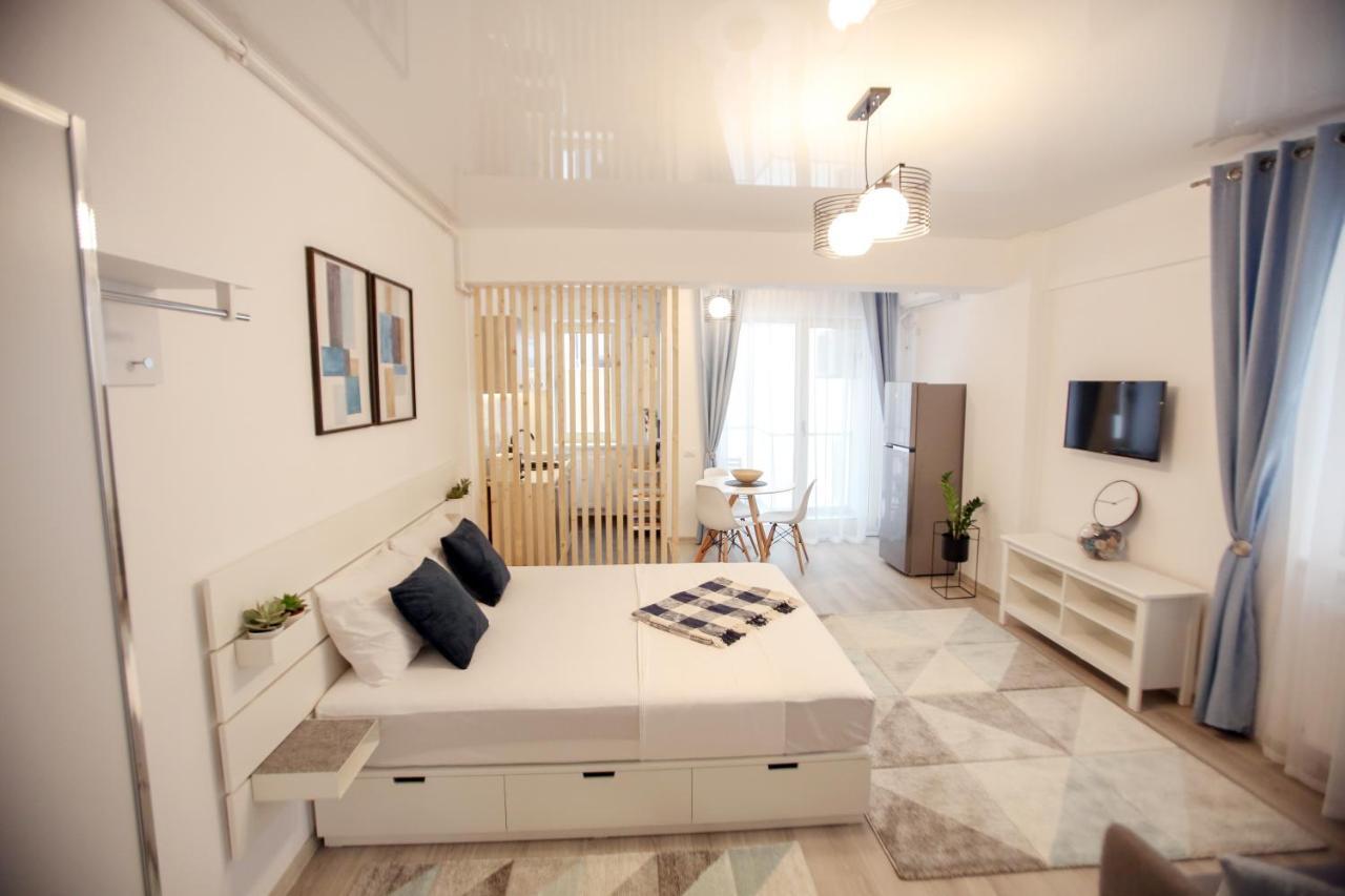 Premium Studios Mamaia Nord - Marea La 50M Navodari Exterior photo